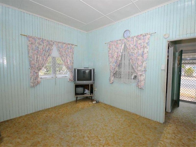 75 Beach Road, Pialba QLD 4655