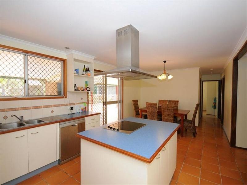 183 Elizabeth Street, Urangan QLD 4655