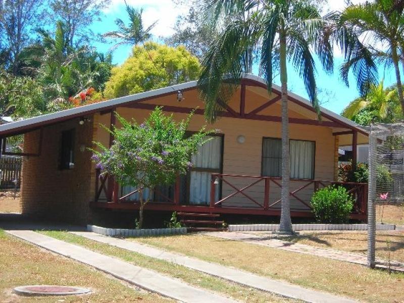 9 Top Street, Torquay QLD 4655