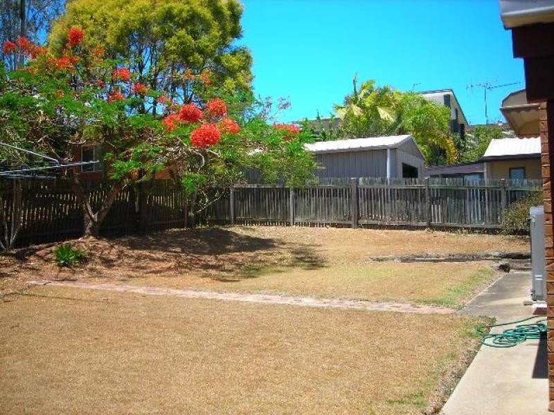 9 Top Street, Torquay QLD 4655