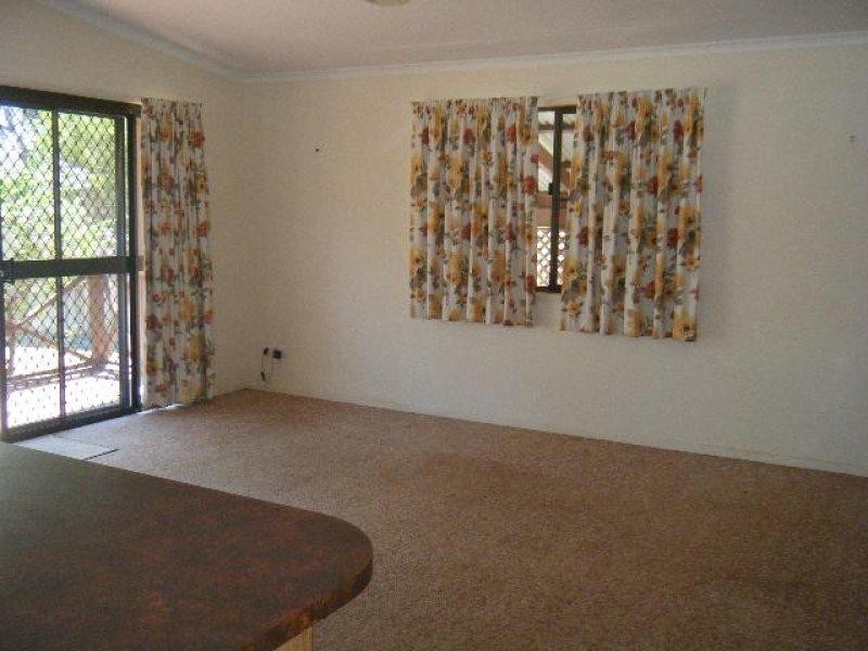 9 Top Street, Torquay QLD 4655