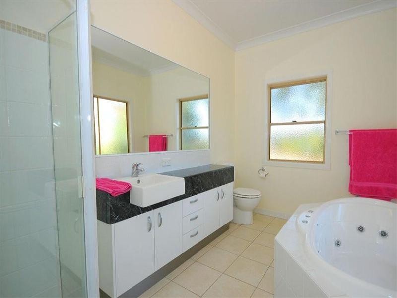 17 Scenic Court, Dundowran Beach QLD 4655