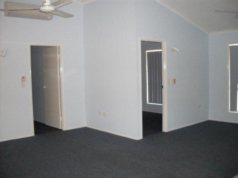 26 Prince Street, Urangan QLD 4655