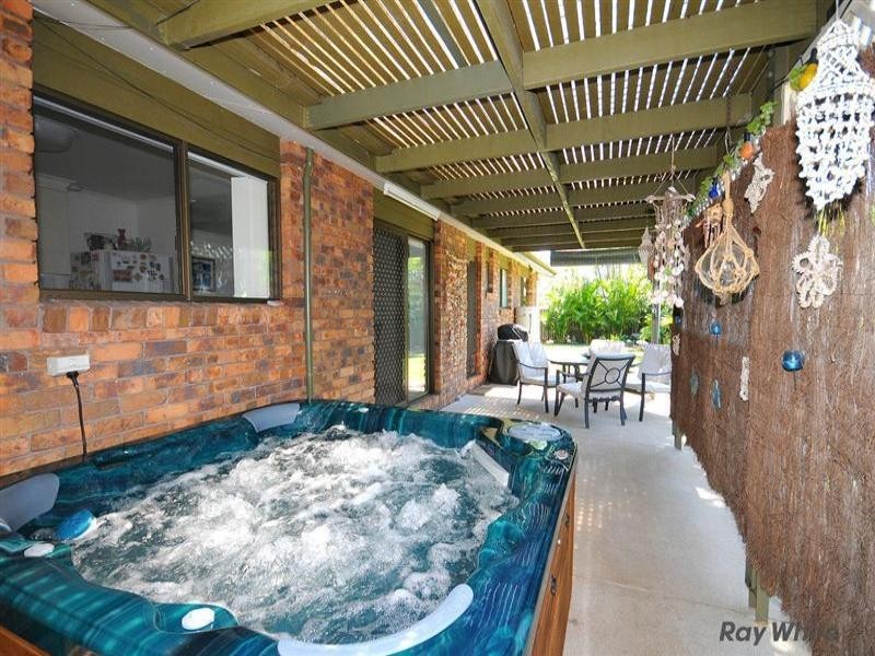 11 Granada Court, Point Vernon QLD 4655
