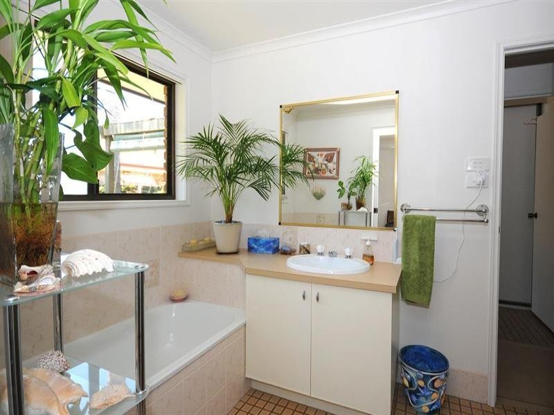 11 Granada Court, Point Vernon QLD 4655