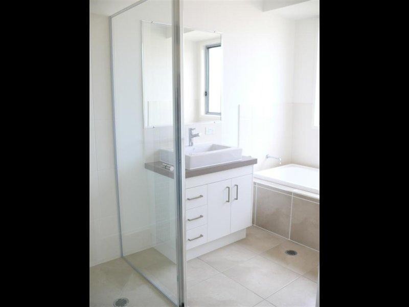 5 Dugong Avenue, Point Vernon QLD 4655