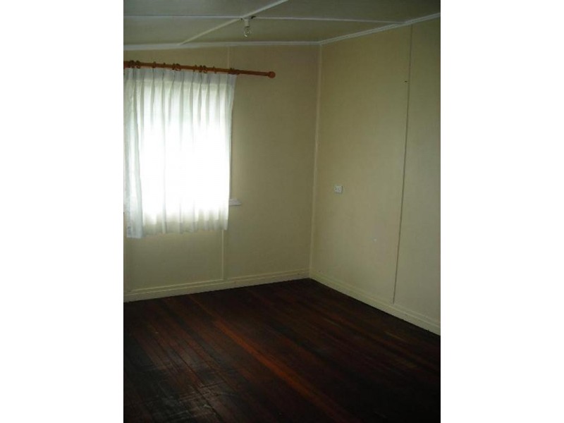 14 Hibiscus Street, Urangan QLD 4655