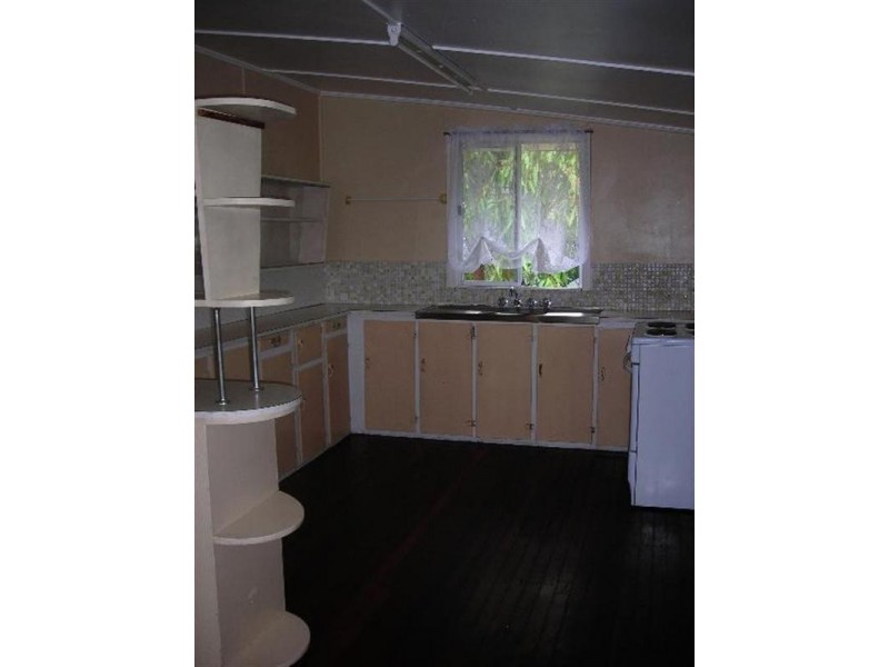 14 Hibiscus Street, Urangan QLD 4655