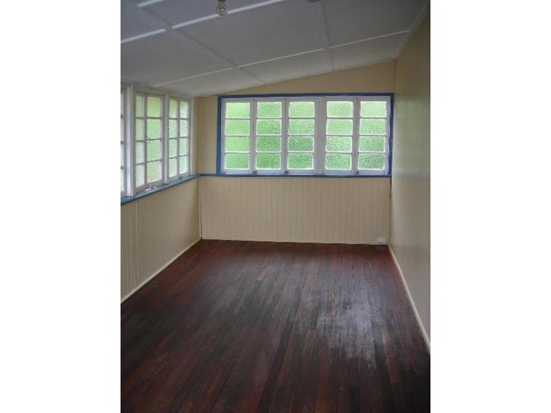 14 Hibiscus Street, Urangan QLD 4655