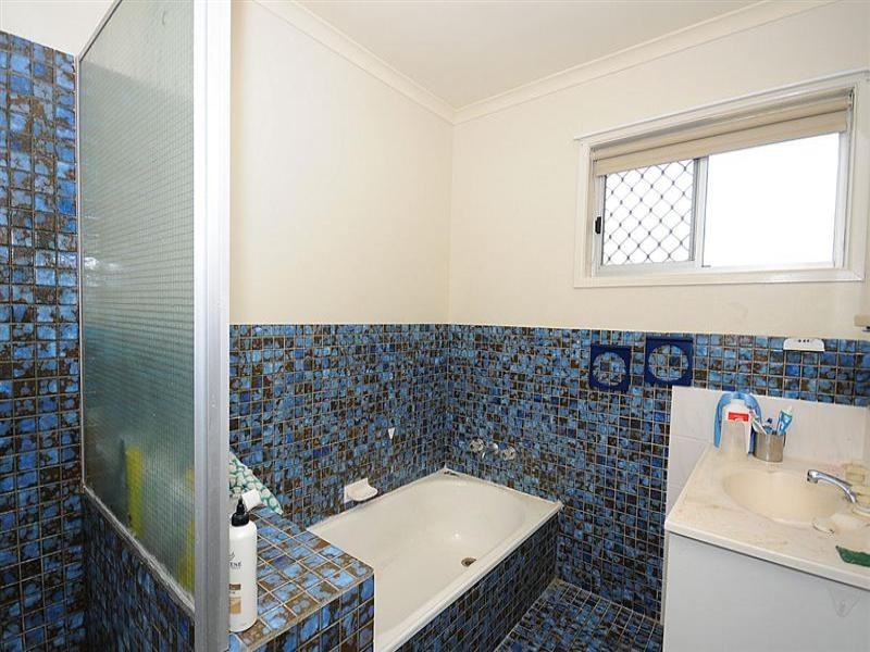 1 Tenimby Street, Pialba QLD 4655