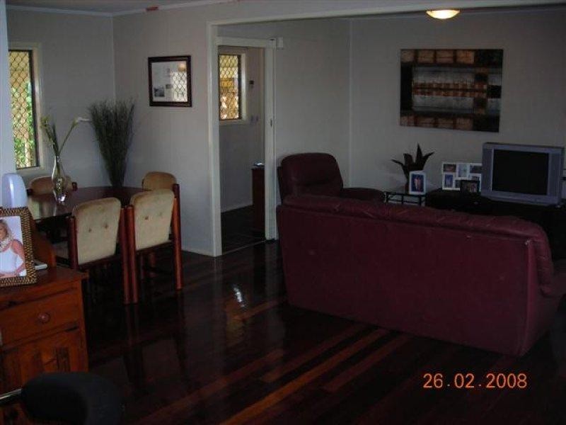 9 Edwin Street, Urangan QLD 4655