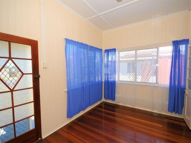 64 Dayman Street, Urangan QLD 4655