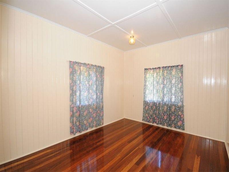 64 Dayman Street, Urangan QLD 4655