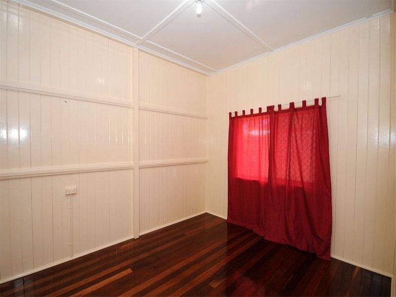 64 Dayman Street, Urangan QLD 4655