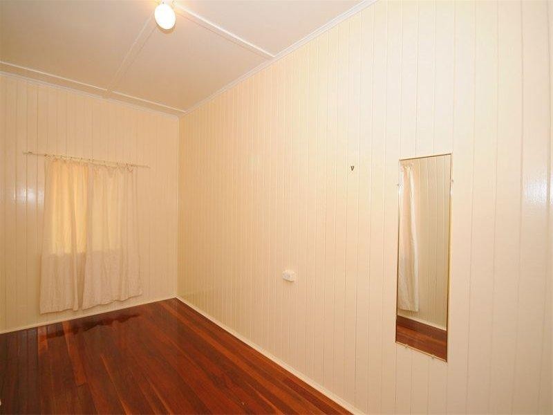 64 Dayman Street, Urangan QLD 4655
