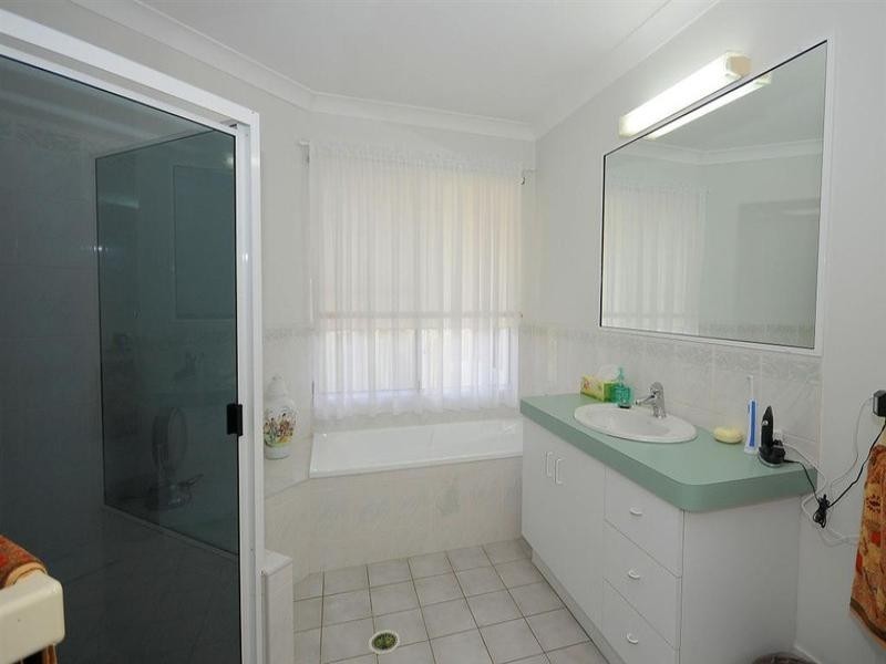 27 Royal Drive, Kawungan QLD 4655