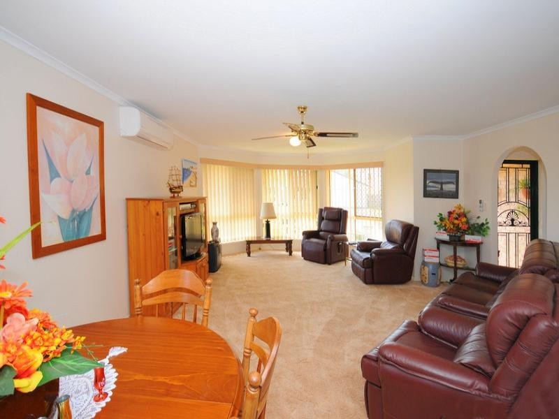 3 Foreshore Drive, Urangan QLD 4655