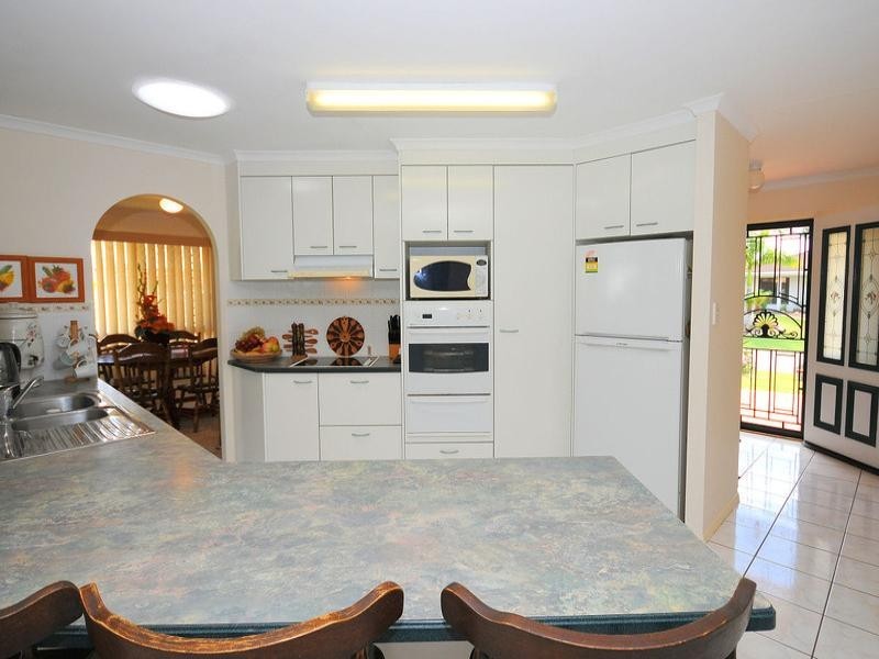 3 Foreshore Drive, Urangan QLD 4655