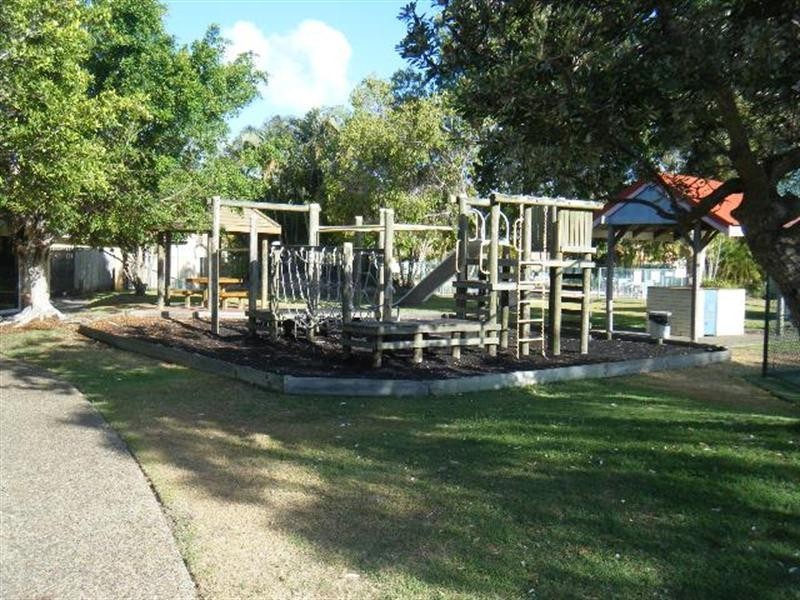 34 Bucaneer Drive, Urangan QLD 4655