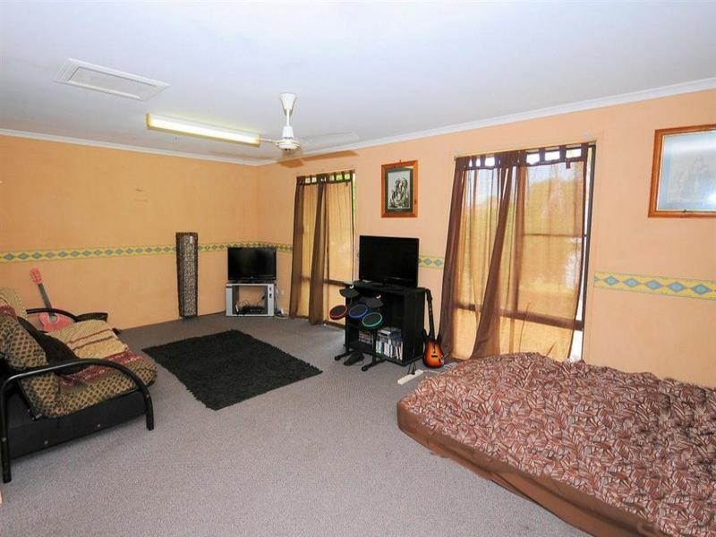 76 Cunningham Street, Urangan QLD 4655