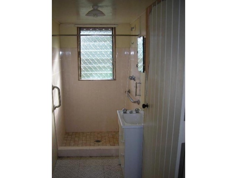 6 HIBISCUS Street, Urangan QLD 4655