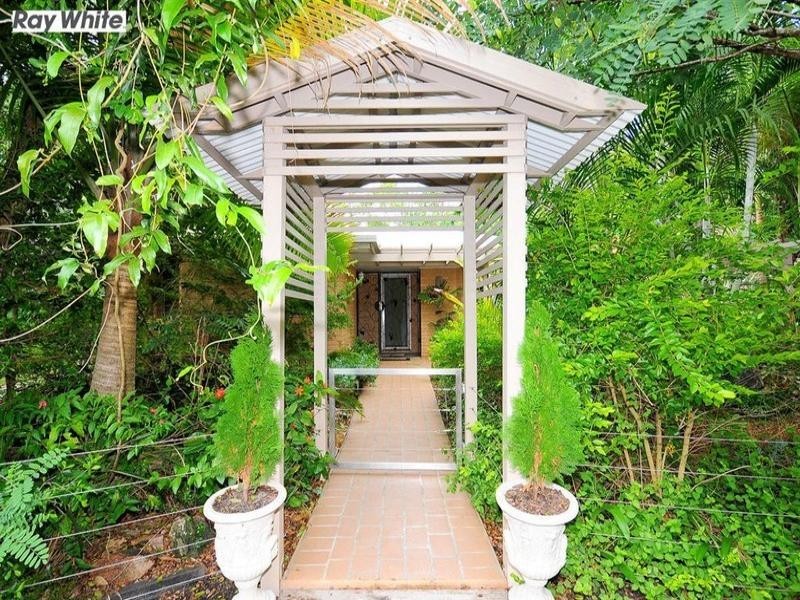 35 Valfern Court, Dundowran QLD 4655