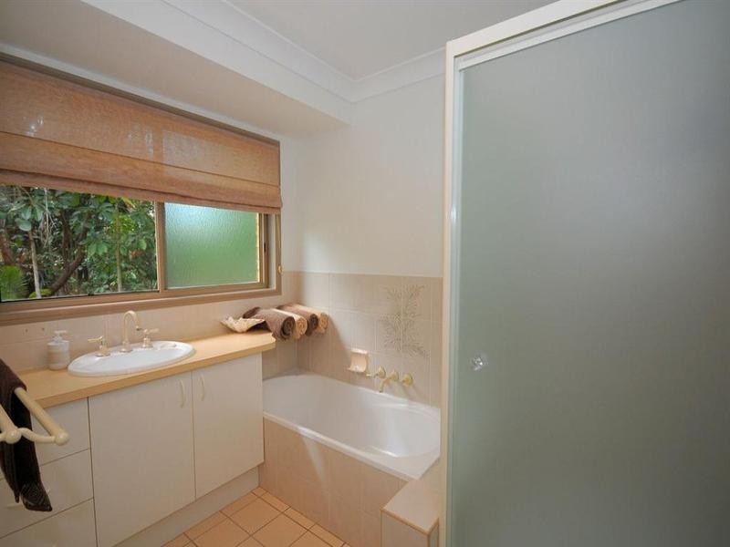 35 Valfern Court, Dundowran QLD 4655