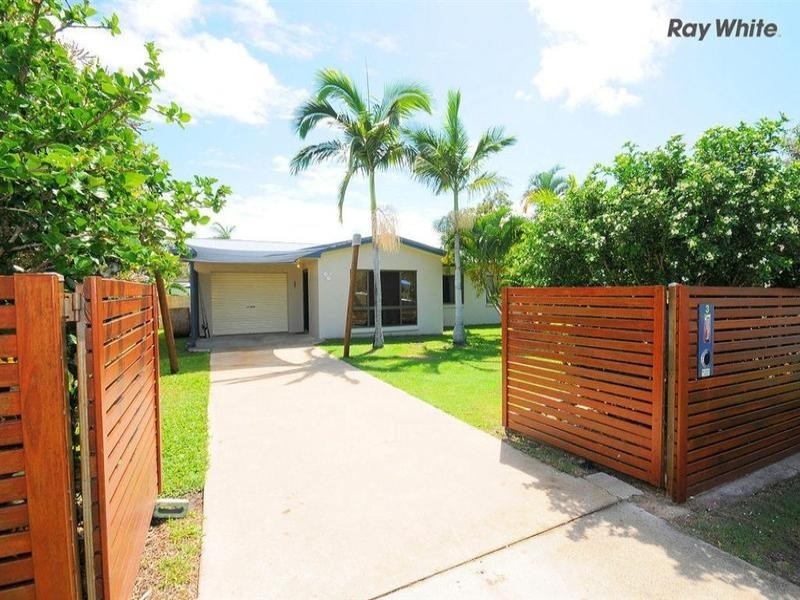 3 Limpus Street, Urangan QLD 4655