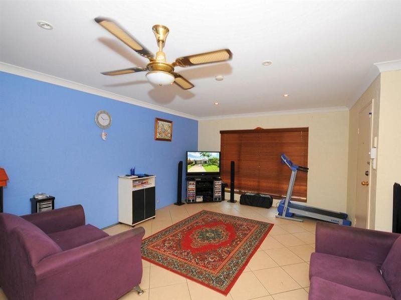 3 Limpus Street, Urangan QLD 4655