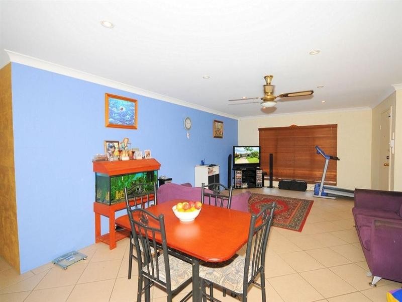 3 Limpus Street, Urangan QLD 4655