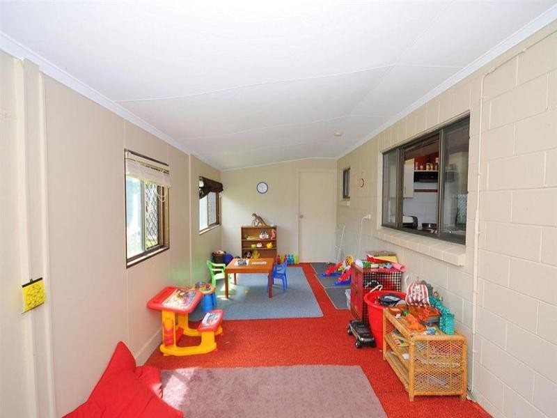 3 Limpus Street, Urangan QLD 4655