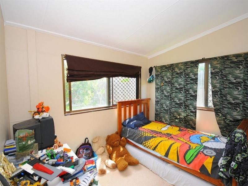 3 Limpus Street, Urangan QLD 4655