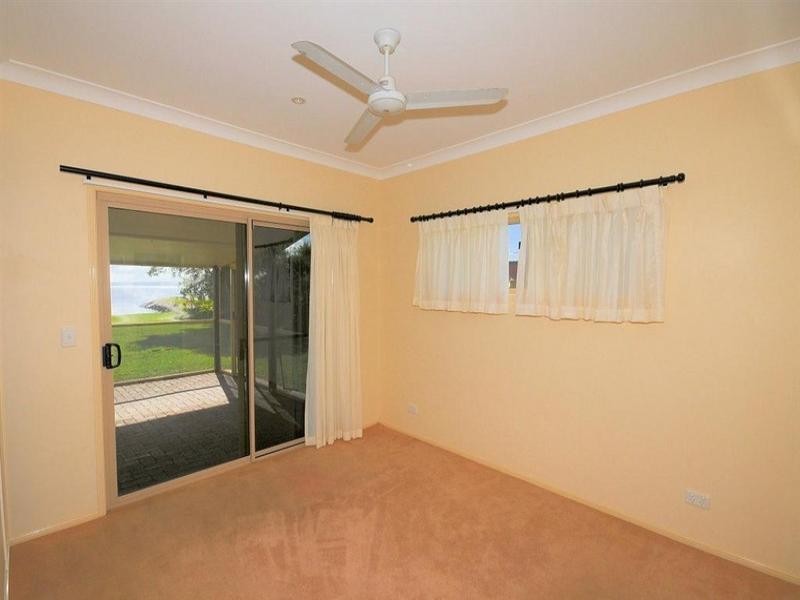 25 Pelican Avenue, Booral QLD 4655