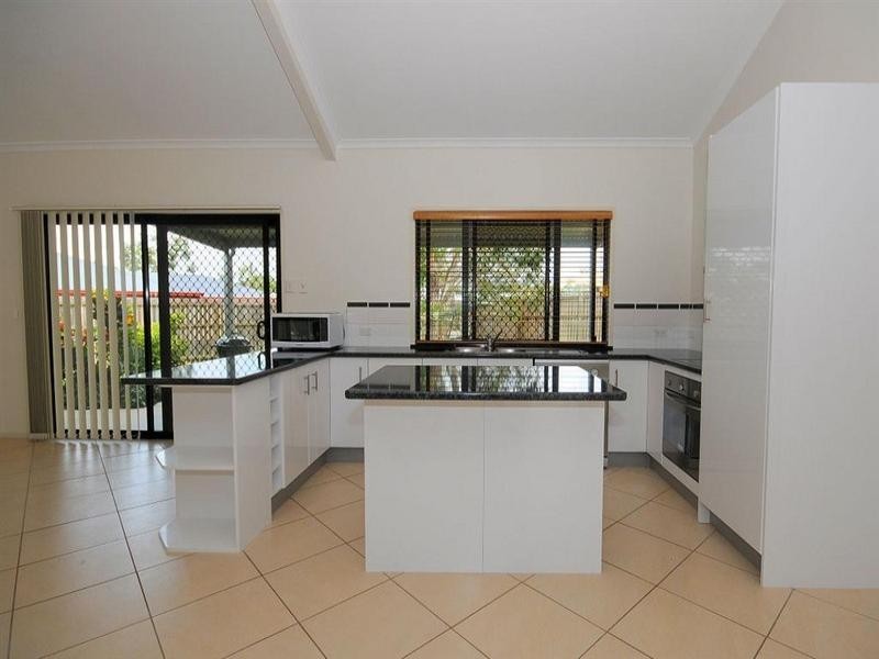 12 Ringtail Way, Urangan QLD 4655