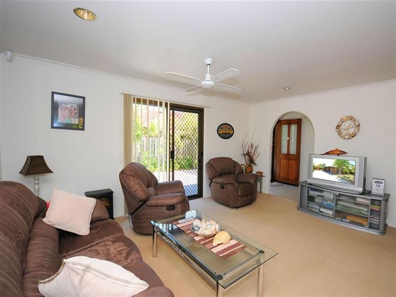 11 Granada Court, Point Vernon QLD 4655