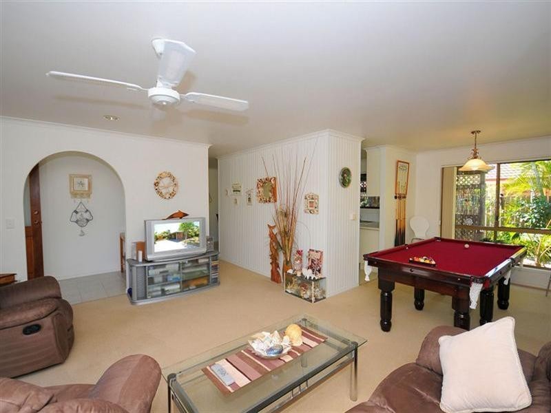11 Granada Court, Point Vernon QLD 4655