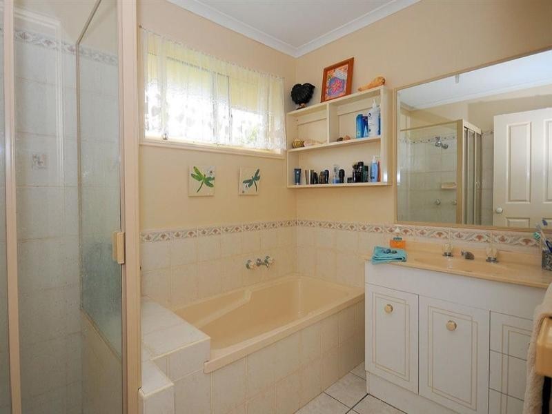 66 Anchorage Circuit, Point Vernon QLD 4655