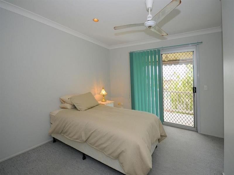 2/6 Beach Road, Pialba QLD 4655
