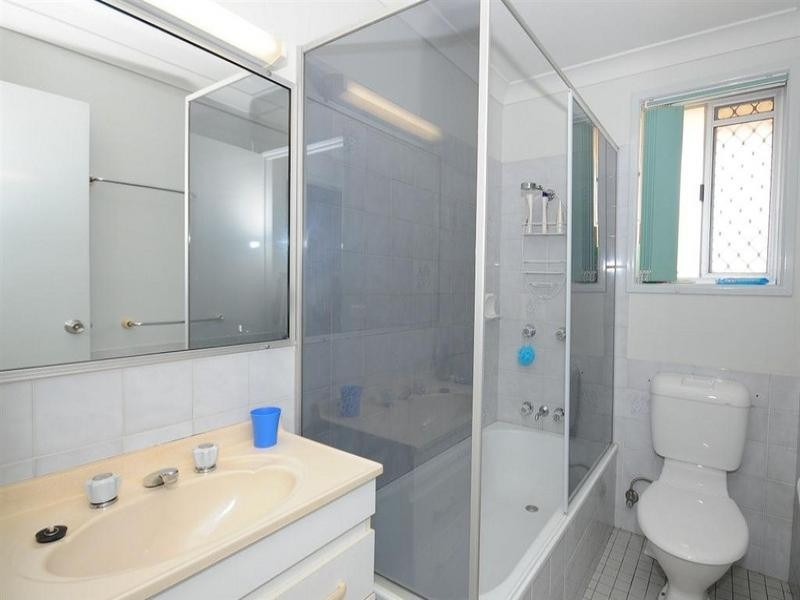2/6 Beach Road, Pialba QLD 4655