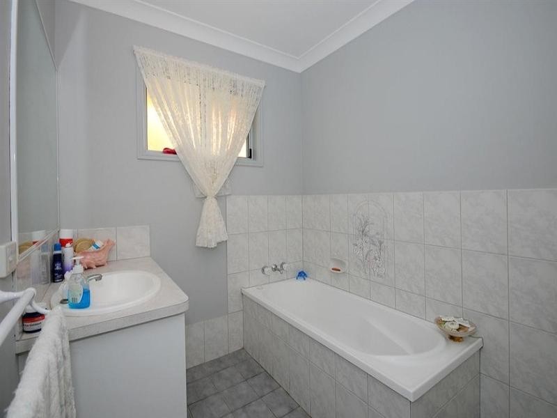 33 Cedar Crescent, Kawungan QLD 4655