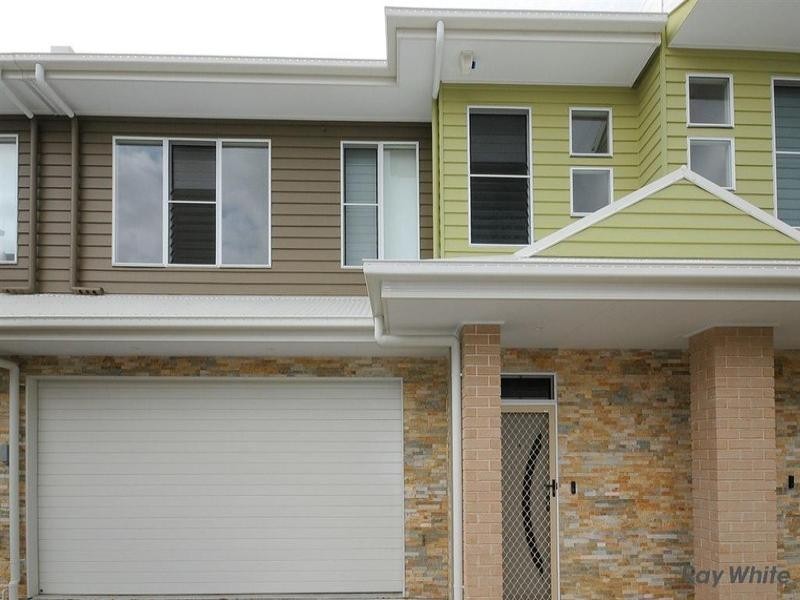 4/5 Pulgul Street, Urangan QLD 4655