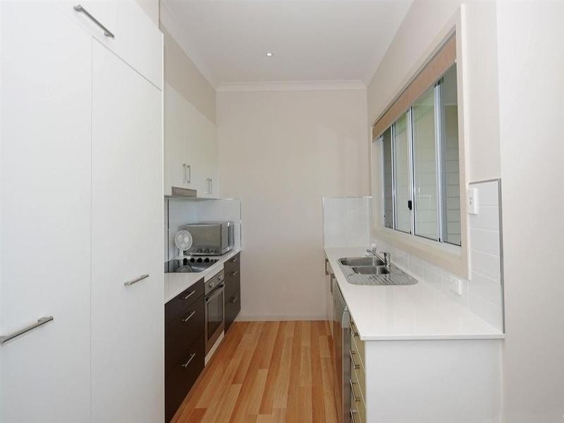 4/5 Pulgul Street, Urangan QLD 4655