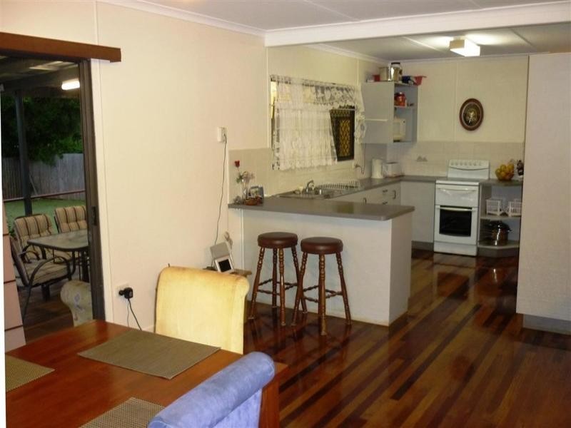 76 Limpus Street, Urangan QLD 4655