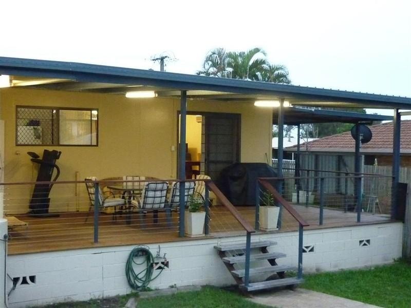 76 Limpus Street, Urangan QLD 4655