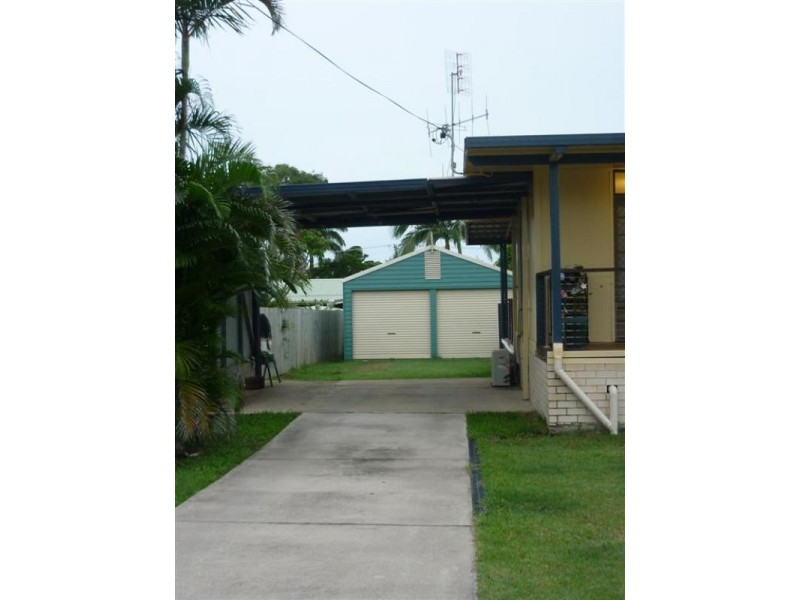 76 Limpus Street, Urangan QLD 4655