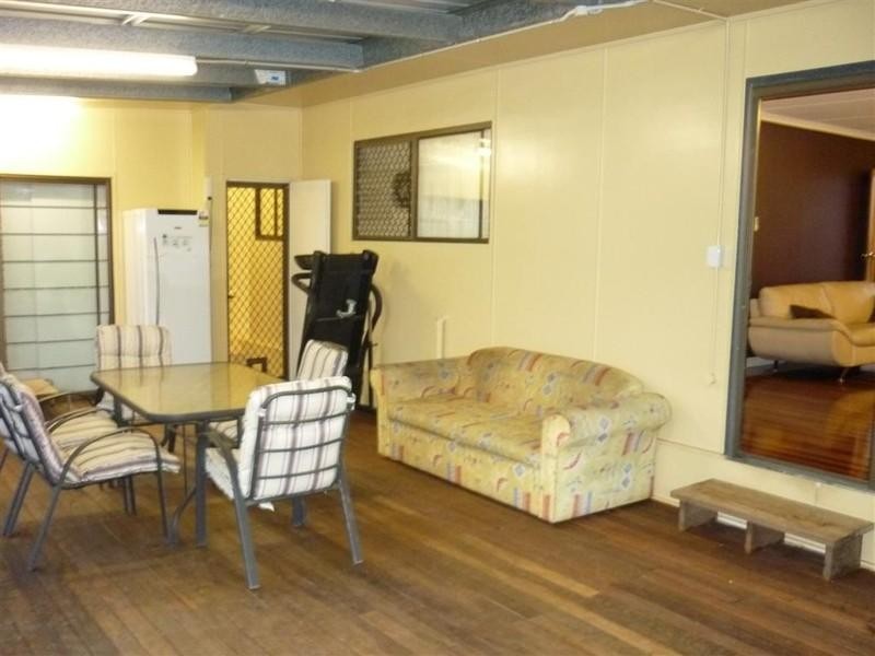 76 Limpus Street, Urangan QLD 4655