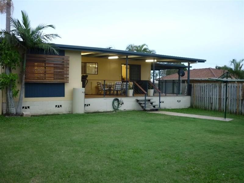 76 Limpus Street, Urangan QLD 4655