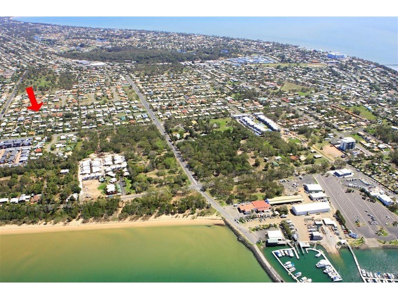 76 Limpus Street, Urangan QLD 4655