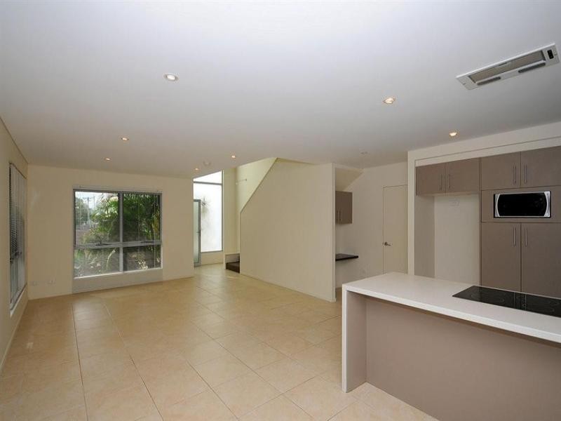 1/187 Torquay Road, Scarness QLD 4655