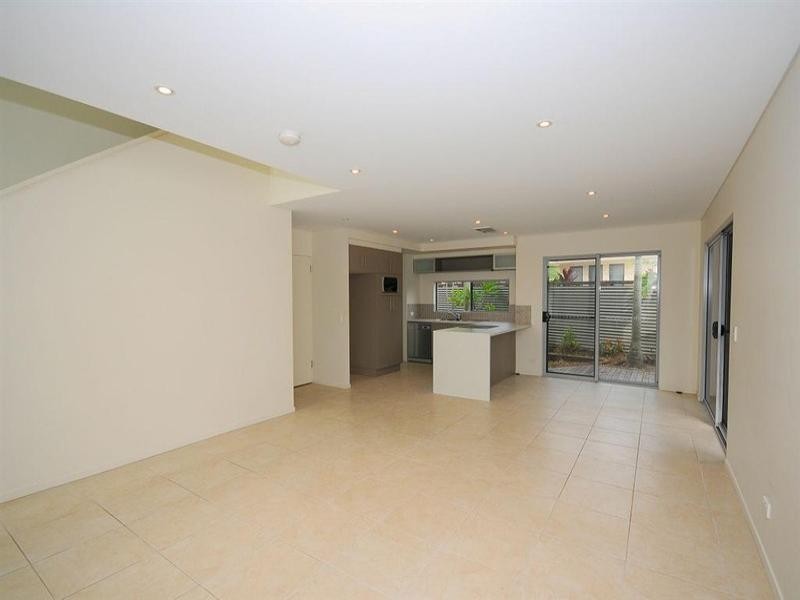 1/187 Torquay Road, Scarness QLD 4655